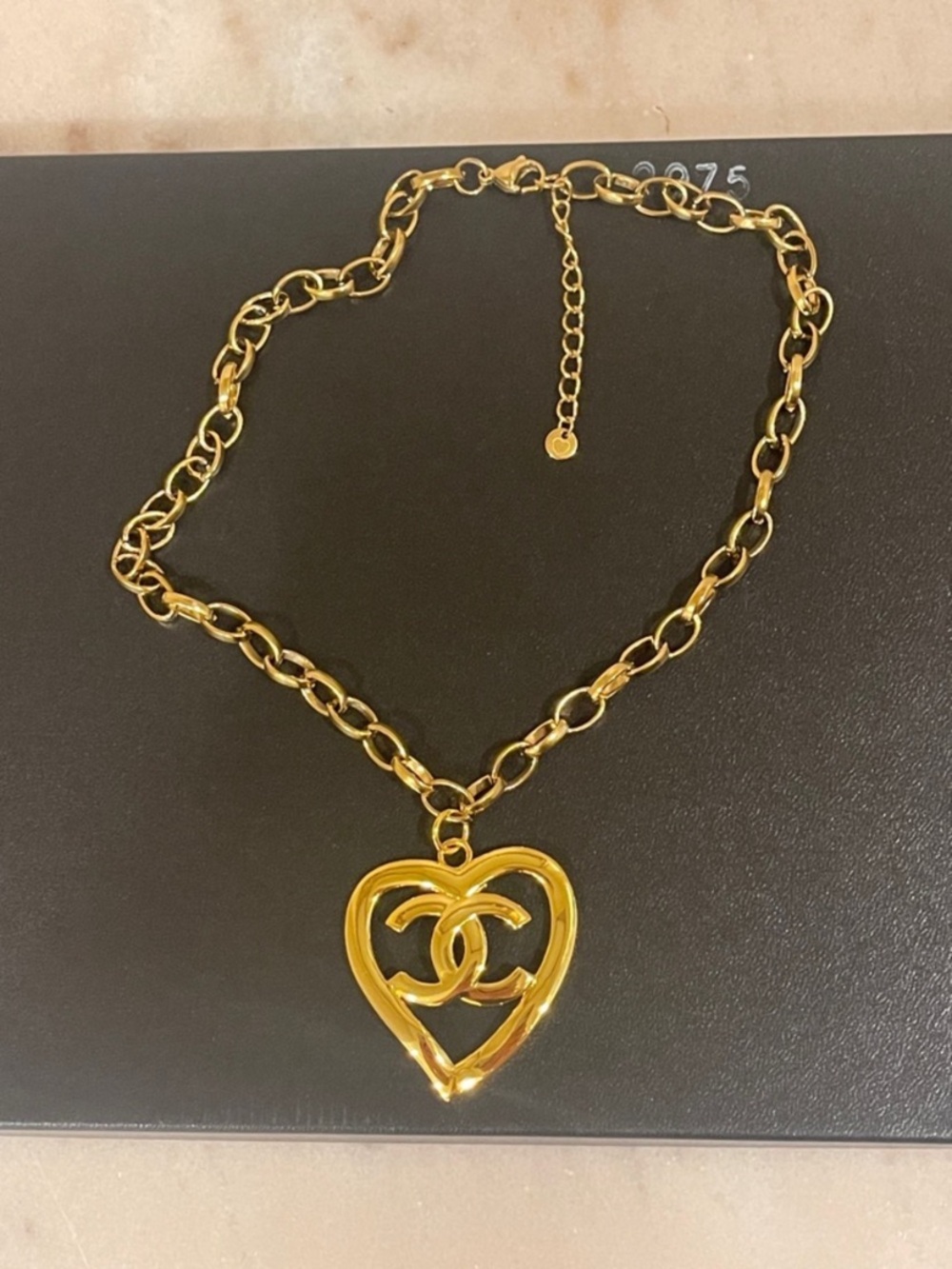 Chanel Interlocking CC Gold Heart Pendant And Chain Necklace - Picture 7 of 14
